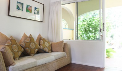 Cairns accommodation near airport - Villa Marine Tropical Apartment